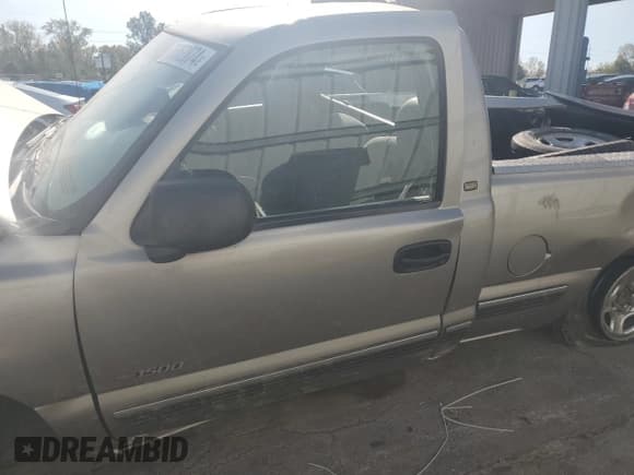 ✅ 1999 Chevrolet Silverado 1500 • VIN: 1GCEC14W6XZ189115 • Лот: 76862874. Опубликован ранее на Copart с пробегом 171 072 миль. Бесплатный доступ к архиву аукционных продаж из США и подробный отчёт об истории автомобиля на DreamBid. Изображение 7.