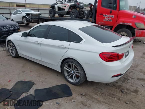 ✅ 2018 BMW 4 Series 440i • VIN: WBA4J5C56JBF07087 • Lot: 41421921. Wystawiony na IAAI z przebiegiem 61 601 mil. Bezpłatny archiwum sprzedaży aukcyjnych z USA i szczegółowy raport historii pojazdu na DreamBid. Zdjęcie 3.