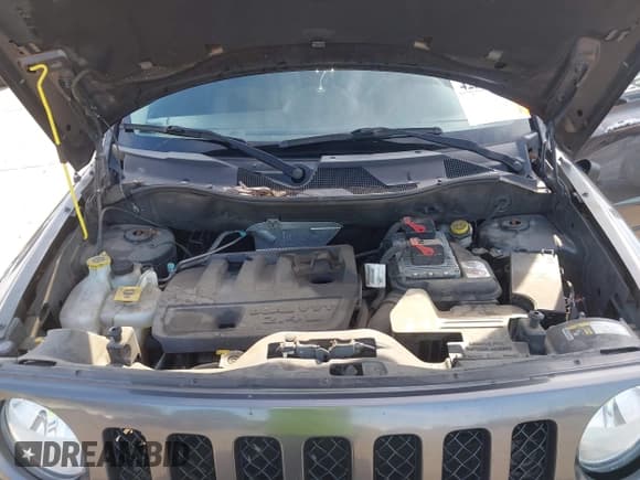 ✅ 2017 Jeep Patriot Sport • VIN: 1C4NJPBBXHD117521 • Lot: 42311513. Listed on IAAI with 71,548 mi. Free auction sales archive from the USA and detailed vehicle history report at DreamBid. Image 10.