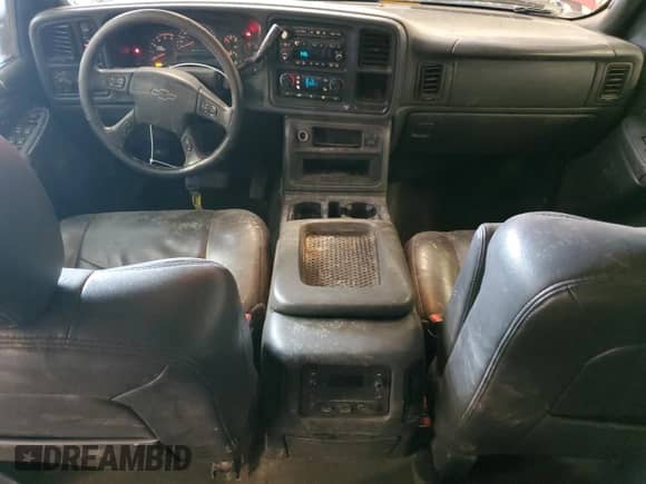 2005 Chevrolet Silverado 2500HD LT with VIN 1GCHK23275F806945, listed as a Copart auction lot 59150485 with 310,657 mi miles and Salvage title. Bid and sale history available at DreamBid. Image 8.