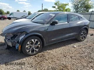 ✅ 2022 Ford Mustang Mach-E Premium • VIN: 3FMTK3SU2NMA49659 • Lot: 81625955. Listed on Copart with 33,625 mi. Free auction sales archive from the USA and detailed vehicle history report at DreamBid. Image 1.