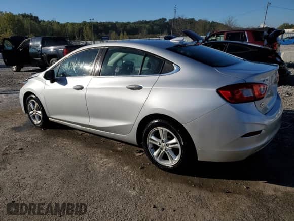 ✅ 2018 Chevrolet Cruze LT • VIN: 1G1BE5SM9J7213750 • Лот: 84999525. Опубликован ранее на Copart с пробегом 143 186 миль. Бесплатный доступ к архиву аукционных продаж из США и подробный отчёт об истории автомобиля на DreamBid. Изображение 2.