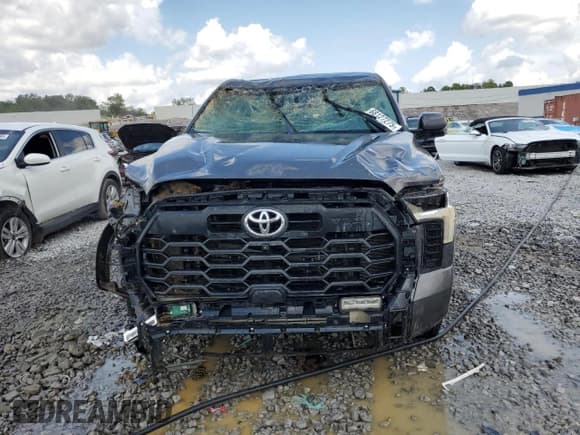 ✅ 2023 Toyota Tundra SR5 • VIN: 5TFLA5AB3PX021983 • Лот: 68127275. Опубликован ранее на Copart с пробегом Не указан. Бесплатный доступ к архиву аукционных продаж из США и подробный отчёт об истории автомобиля на DreamBid. Изображение 5.