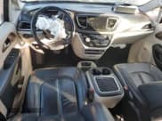 ✅ 2018 Chrysler Pacifica Touring L Plus • VIN: 2C4RC1EG6JR234354 • Lot: 92933095. Wystawiony na Copart z przebiegiem 132 488 mil. Bezpłatny archiwum sprzedaży aukcyjnych z USA i szczegółowy raport historii pojazdu na DreamBid. Zdjęcie 8.