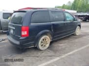 ✅ 2010 Chrysler Town & Country LX • VIN: 2A4RR2D15AR456363 • Lot: 42127422. Wystawiony na IAAI z przebiegiem 213 715 mil. Bezpłatny archiwum sprzedaży aukcyjnych z USA i szczegółowy raport historii pojazdu na DreamBid. Zdjęcie 4.