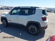 ✅ 2023 Jeep Renegade Trailhawk • VIN: ZACNJDC13PPP66434 • Лот: 39951357. Опубликован ранее на IAAI с пробегом 10 517 миль. Бесплатный доступ к архиву аукционных продаж из США и подробный отчёт об истории автомобиля на DreamBid. Изображение 3.