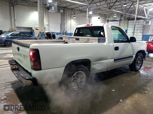 ✅ 2005 Chevrolet Silverado 1500 Work Truck • VIN: 1GCEC14X95Z226101 • Лот: 80382743. Опубликован ранее на Copart с пробегом 137 034 миль. Бесплатный доступ к архиву аукционных продаж из США и подробный отчёт об истории автомобиля на DreamBid. Изображение 3.