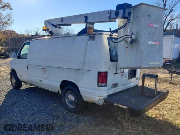 ✅ 1998 Ford Econoline Cargo Commercial • VIN: 1FTSE34L6WHB63648 • Лот: 91573915. Опубликован ранее на Copart с пробегом 157 224 миль. Бесплатный доступ к архиву аукционных продаж из США и подробный отчёт об истории автомобиля на DreamBid. Изображение 3.