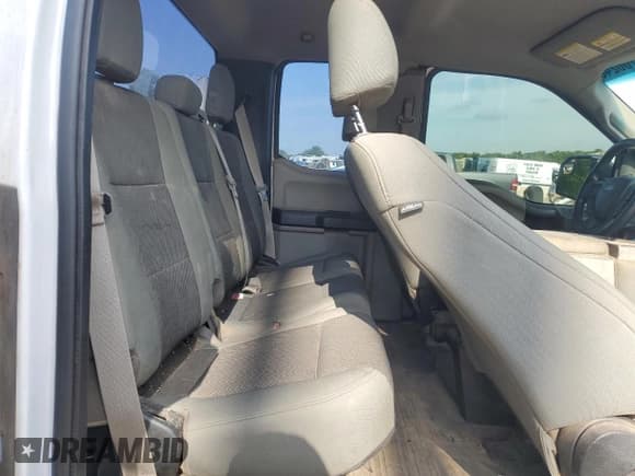 ✅ 2016 Ford F-150 XL • VIN: 1FTEX1CF7GKD82534 • Lot: 58706245. Listed on Copart with 131,837 mi. Free auction sales archive from the USA and detailed vehicle history report at DreamBid. Image 10.