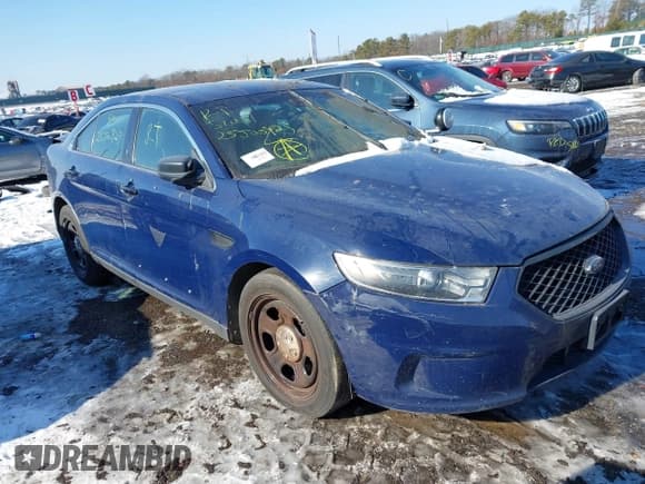 ✅ 2017 Ford Police Interceptor • VIN: 1FAHP2MT3HG126635 • Lot: 41425901. Wystawiony na IAAI z przebiegiem Nie podano. Bezpłatny archiwum sprzedaży aukcyjnych z USA i szczegółowy raport historii pojazdu na DreamBid. Zdjęcie 1.