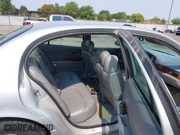 ✅ 2000 Buick LeSabre Limited • VIN: 1G4HR54K6YU246312 • Lot: 43111425. Wystawiony na IAAI z przebiegiem 117 735 mil. Bezpłatny archiwum sprzedaży aukcyjnych z USA i szczegółowy raport historii pojazdu na DreamBid. Zdjęcie 8.