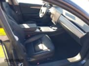 ✅ 2022 Tesla Model 3 Long Range • VIN: 5YJ3E1EB7NF277185 • Lot: 43469637. Wystawiony na IAAI z przebiegiem 30 838 mil. Bezpłatny archiwum sprzedaży aukcyjnych z USA i szczegółowy raport historii pojazdu na DreamBid. Zdjęcie 5.