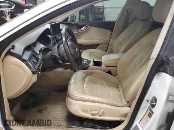 ✅ 2015 Audi A7 Premium Plus • VIN: WAUWMAFC3FN002842 • Lot: 82123764. Wystawiony na Copart z przebiegiem 102 162 mil. Bezpłatny archiwum sprzedaży aukcyjnych z USA i szczegółowy raport historii pojazdu na DreamBid. Zdjęcie 7.