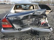 ✅ 1998 Mercedes-Benz C 230/260/280/320 • VIN: WDBHA23G4WA613941 • Lot: 46408815. Wystawiony na Copart z przebiegiem Nie podano. Bezpłatny archiwum sprzedaży aukcyjnych z USA i szczegółowy raport historii pojazdu na DreamBid. Zdjęcie 6.