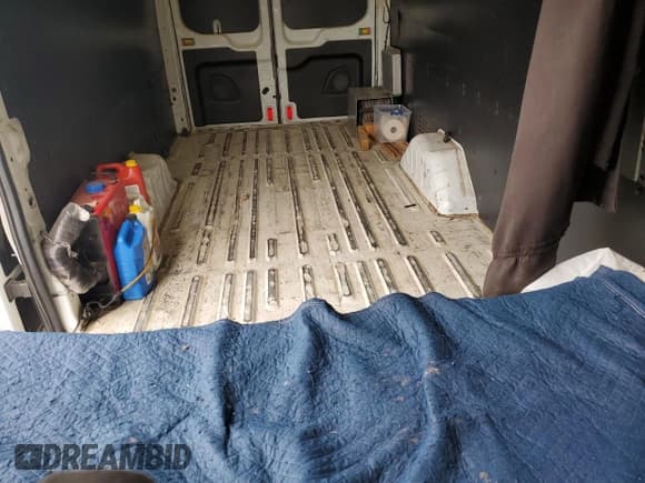 ✅ 2017 Ford Transit • VIN: 1FTBW3XM5HKB26422 • Lot: 81663285. Wystawiony na Copart z przebiegiem 866 237 mil. Bezpłatny archiwum sprzedaży aukcyjnych z USA i szczegółowy raport historii pojazdu na DreamBid. Zdjęcie 10.