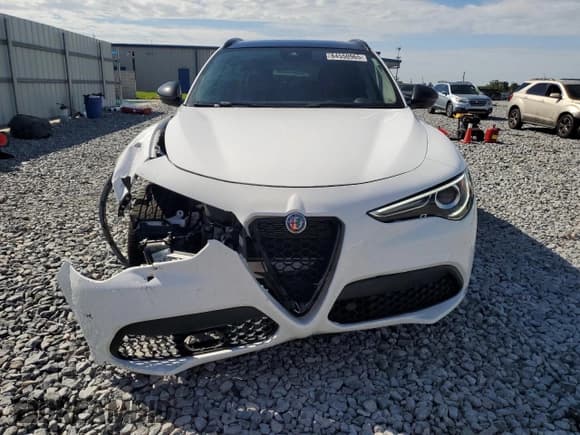 ✅ 2020 Alfa Romeo Stelvio Ti • VIN: ZASPAKBN6L7C83068 • Lot: 84550965. Wystawiony na Copart z przebiegiem 78 106 mil. Bezpłatny archiwum sprzedaży aukcyjnych z USA i szczegółowy raport historii pojazdu na DreamBid. Zdjęcie 5.