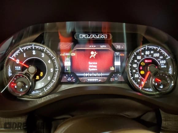 ✅ 2019 Ram 1500 Longhorn • VIN: 1C6SRFKT6KN746703 • Lot: 69228515. Wystawiony na Copart z przebiegiem 100 001 mil. Bezpłatny archiwum sprzedaży aukcyjnych z USA i szczegółowy raport historii pojazdu na DreamBid. Zdjęcie 9.