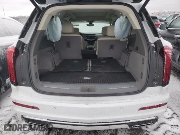 ✅ 2023 Cadillac XT6 FWD Premium Luxury • VIN: 1GYKPCRS7PZ156899 • Лот: 86715924. Опубликован ранее на Copart с пробегом 14 452 миль. Бесплатный доступ к архиву аукционных продаж из США и подробный отчёт об истории автомобиля на DreamBid. Изображение 6.