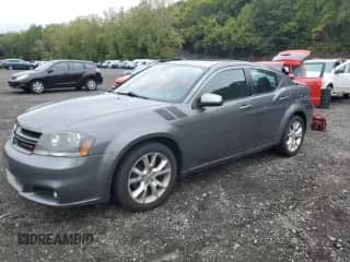 2013 Dodge Avenger R/T z VIN 1C3CDZBG5DN572842, wystawiony jako Copart lot #71488615 z przebiegiem 54 224 mil mil oraz Szkoda całkowita • Salvage title. Historia ofert i sprzedaży dostępna na DreamBid. Obrazek 1.
