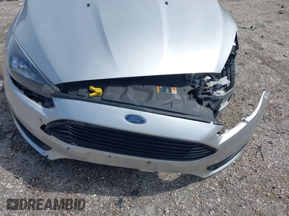 ✅ 2018 Ford Focus SE • VIN: 1FADP3FE8JL256734 • Lot: 42432093. Wystawiony na IAAI z przebiegiem 124 484 mil. Bezpłatny archiwum sprzedaży aukcyjnych z USA i szczegółowy raport historii pojazdu na DreamBid. Zdjęcie 22.