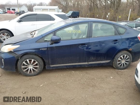 ✅ 2012 Toyota Prius Three • VIN: JTDKN3DU5C1485999 • Lot: 43835380. Wystawiony na IAAI z przebiegiem 208 553 mil. Bezpłatny archiwum sprzedaży aukcyjnych z USA i szczegółowy raport historii pojazdu na DreamBid. Zdjęcie 14.