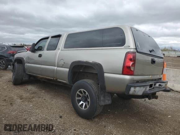 ✅ 2003 Chevrolet Silverado 2500HD LS • VIN: 1GCHC29123E274857 • Лот: 53446795. Опубликован ранее на Copart с пробегом 198 736 миль. Бесплатный доступ к архиву аукционных продаж из США и подробный отчёт об истории автомобиля на DreamBid. Изображение 2.