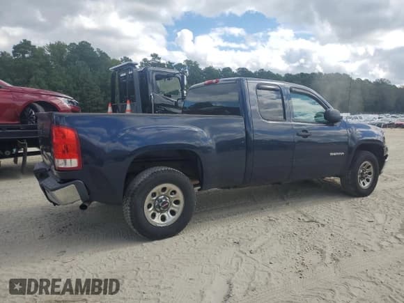 ✅ 2011 GMC Sierra 1500 SL • VIN: 1GTR1UEA6BZ263220 • Lot: 70001605. Listed on Copart with 199,608 mi. Free auction sales archive from the USA and detailed vehicle history report at DreamBid. Image 3.