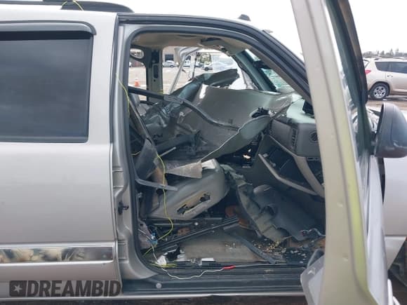 ✅ 2004 GMC Yukon SLT • VIN: 1GKEK13T34J168022 • Lot: 41597997. Listed on IAAI with Not provided. Free auction sales archive from the USA and detailed vehicle history report at DreamBid. Image 5.