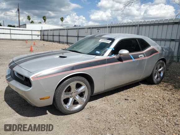 ✅ 2010 Dodge Challenger SE • VIN: 2B3CJ4DV6AH320719 • Lot: 66000844. Wystawiony na Copart z przebiegiem Nie podano. Bezpłatny archiwum sprzedaży aukcyjnych z USA i szczegółowy raport historii pojazdu na DreamBid. Zdjęcie 1.