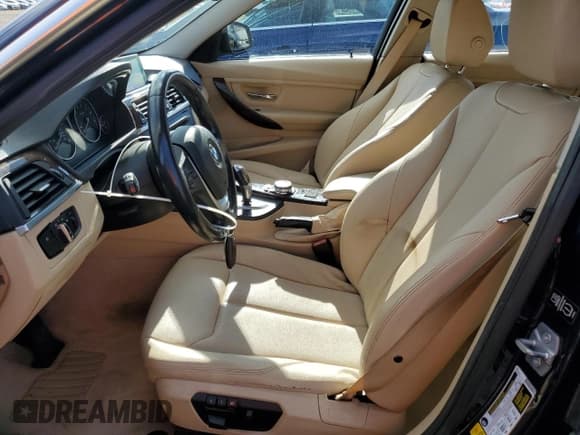 ✅ 2015 BMW 3 Series 328i • VIN: WBA3C1C51FK118571 • Lot: 92871145. Wystawiony na Copart z przebiegiem 104 276 mil. Bezpłatny archiwum sprzedaży aukcyjnych z USA i szczegółowy raport historii pojazdu na DreamBid. Zdjęcie 7.