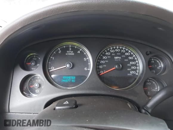 ✅ 2007 Chevrolet Suburban LT • VIN: 1GNFC16J97J228646 • Lot: 43503917. Wystawiony na IAAI z przebiegiem 247 877 mil. Bezpłatny archiwum sprzedaży aukcyjnych z USA i szczegółowy raport historii pojazdu na DreamBid. Zdjęcie 7.