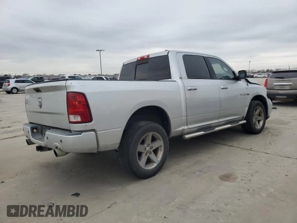 ✅ 2009 Dodge 1500 SLT • VIN: 1D3HB13T59S710142 • Lot: 45555275. Wystawiony na Copart z przebiegiem 270 206 mil. Bezpłatny archiwum sprzedaży aukcyjnych z USA i szczegółowy raport historii pojazdu na DreamBid. Zdjęcie 3.