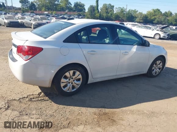✅ 2016 Chevrolet Cruze LS • VIN: 1G1PB5SG9G7222837 • Lot: 43190646. Listed on IAAI with 166,597 mi. Free auction sales archive from the USA and detailed vehicle history report at DreamBid. Image 4.