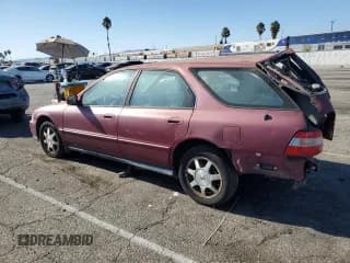 ✅ 1995 Honda Accord EX • VIN: 1HGCE1890SA014535 • Lot: 70295544. Listed on Copart with 87,024 mi. Free auction sales archive from the USA and detailed vehicle history report at DreamBid. Image 2.