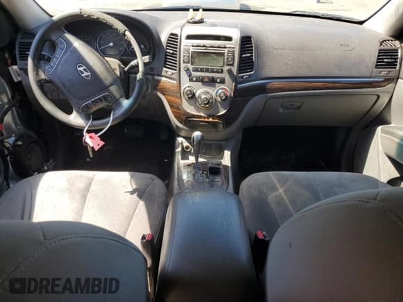 ✅ 2010 Hyundai Santa Fe GLS • VIN: 5NMSG3AB7AH333769 • Lot: 68623634. Listed on Copart with 209,745 mi. Free auction sales archive from the USA and detailed vehicle history report at DreamBid. Image 8.