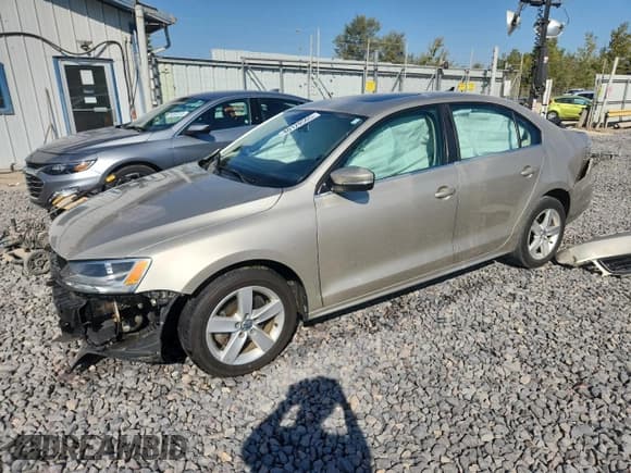 ✅ 2013 Volkswagen Jetta TDI w/Premium/Nav • VIN: 3VWLL7AJ7DM301448 • Lot: 80120565. Listed on Copart with 123,134 mi. Free auction sales archive from the USA and detailed vehicle history report at DreamBid. Image 1.