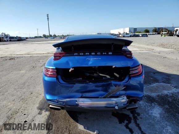 ✅ 2019 Porsche Panamera • VIN: WP0AA2A78KL100504 • Лот: 87271445. Опубликован ранее на Copart с пробегом 52 532 миль. Бесплатный доступ к архиву аукционных продаж из США и подробный отчёт об истории автомобиля на DreamBid. Изображение 6.