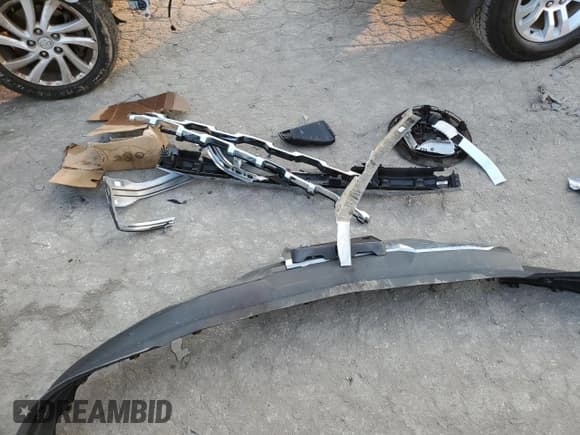 ✅ 2018 Chevrolet Silverado 1500 LTZ • VIN: 3GCUKSEC6JG551749 • Лот: 70435974. Опубликован ранее на Copart с пробегом 151 536 миль. Бесплатный доступ к архиву аукционных продаж из США и подробный отчёт об истории автомобиля на DreamBid. Изображение 14.