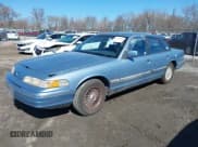 ✅ 1992 Ford Crown Victoria LX • VIN: 2FACP74W0NX123893 • Lot: 41830042. Wystawiony na IAAI z przebiegiem 99 047 mil. Bezpłatny archiwum sprzedaży aukcyjnych z USA i szczegółowy raport historii pojazdu na DreamBid. Zdjęcie 2.