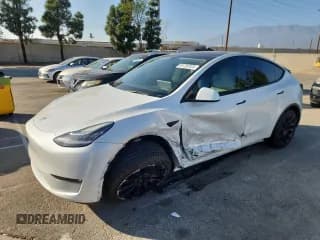 ✅ 2022 Tesla Model Y Long Range • VIN: 7SAYGDEEXNF328595 • Lot: 91732035. Wystawiony na Copart z przebiegiem 41 690 mil. Bezpłatny archiwum sprzedaży aukcyjnych z USA i szczegółowy raport historii pojazdu na DreamBid. Zdjęcie 1.