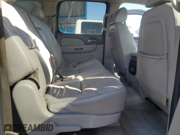 ✅ 2007 Chevrolet Suburban Commercial • VIN: 3GNGK26K97G241310 • Lot: 54781155. Wystawiony na Copart z przebiegiem 166 355 mil. Bezpłatny archiwum sprzedaży aukcyjnych z USA i szczegółowy raport historii pojazdu na DreamBid. Zdjęcie 11.
