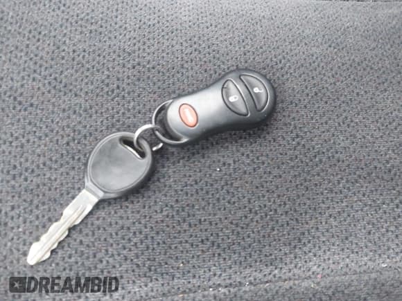 ✅ 2004 Dodge Dakota SLT • VIN: 1D7HG48N04S718220 • Lot: 42258803. Wystawiony na IAAI z przebiegiem 250 757 mil. Bezpłatny archiwum sprzedaży aukcyjnych z USA i szczegółowy raport historii pojazdu na DreamBid. Zdjęcie 11.