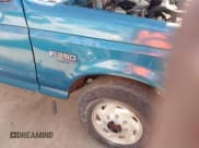 ✅ 1994 Ford F-350 • VIN: 1FTJW35K2REA09247 • Lot: 42700543. Wystawiony na IAAI z przebiegiem 157 000 mil. Bezpłatny archiwum sprzedaży aukcyjnych z USA i szczegółowy raport historii pojazdu na DreamBid. Zdjęcie 6.