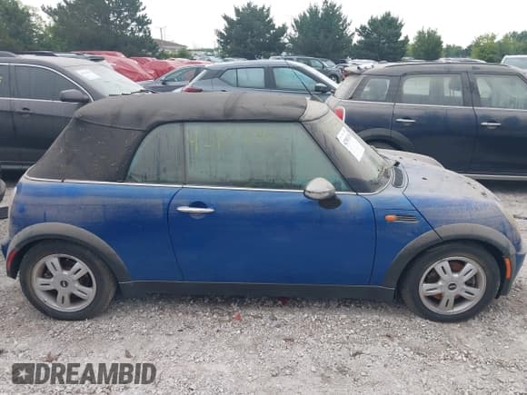 ✅ 2006 MINI Convertible • VIN: WMWRF33546TG15107 • Lot: 42983138. Wystawiony na IAAI z przebiegiem Nie podano. Bezpłatny archiwum sprzedaży aukcyjnych z USA i szczegółowy raport historii pojazdu na DreamBid. Zdjęcie 13.