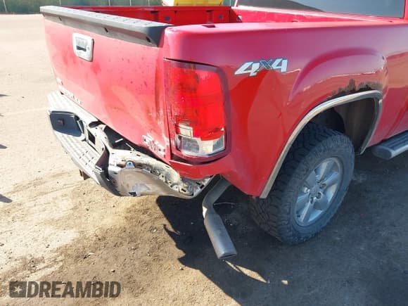 ✅ 2011 GMC Sierra 1500 SLE • VIN: 3GTP2VE3XBG314682 • Lot: 43210901. Wystawiony na IAAI z przebiegiem 208 205 mil. Bezpłatny archiwum sprzedaży aukcyjnych z USA i szczegółowy raport historii pojazdu na DreamBid. Zdjęcie 6.