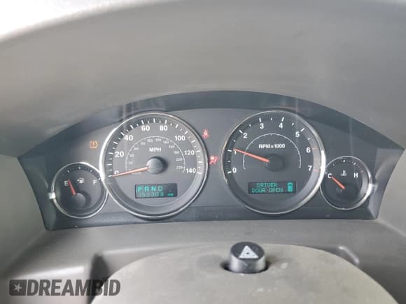 ✅ 2006 Jeep Commander • VIN: 1J8HH48K66C369227 • Lot: 53723565. Listed on Copart with 193,303 mi. Free auction sales archive from the USA and detailed vehicle history report at DreamBid. Image 9.