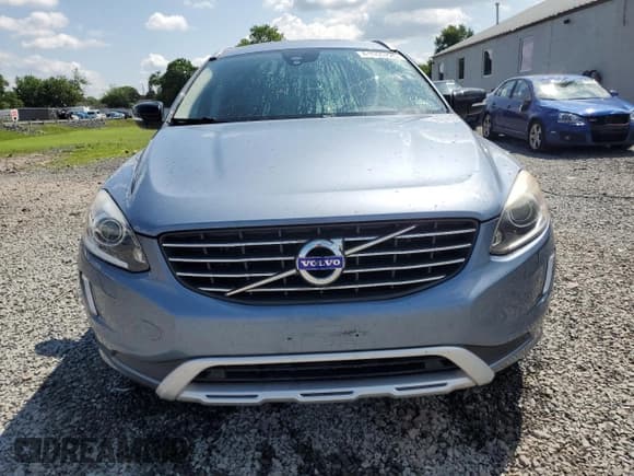 ✅ 2017 Volvo XC60 Dynamic • VIN: YV440MRR8H2168850 • Lot: 61555725. Listed on Copart with 71,467 mi. Free auction sales archive from the USA and detailed vehicle history report at DreamBid. Image 5.