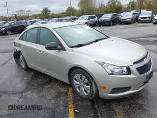 ✅ 2013 Chevrolet Cruze LS • VIN: 1G1PA5SH5D7194283 • Lot: 43503568. Listed on IAAI with 88,253 mi. Free auction sales archive from the USA and detailed vehicle history report at DreamBid. Image 1.