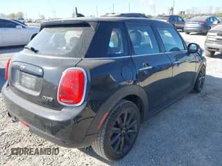 ✅ 2017 MINI Hardtop 4 Door Cooper • VIN: WMWXU1C37H2F77087 • Lot: 43528143. Wystawiony na IAAI z przebiegiem 67 787 mil. Bezpłatny archiwum sprzedaży aukcyjnych z USA i szczegółowy raport historii pojazdu na DreamBid. Zdjęcie 4.