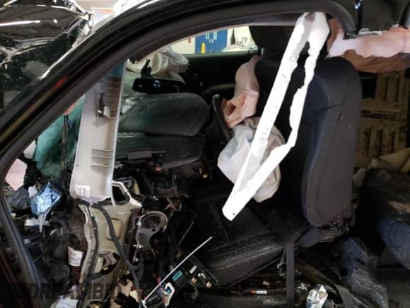 2019 Chevrolet Suburban LT z VIN 1GNSKHKC0KR130570, wystawiony jako Copart lot #43831303 z przebiegiem Nie podano mil oraz Nie do naprawy • Non repairable. Historia ofert i sprzedaży dostępna na DreamBid. Obrazek 7.